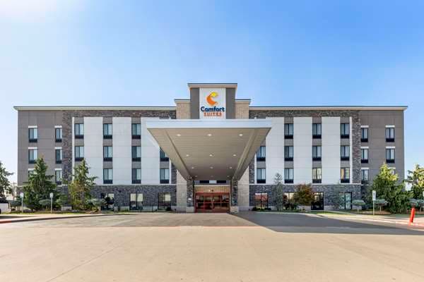 Comfort Suites Meridian and I-40, Hotel in Warr Acres