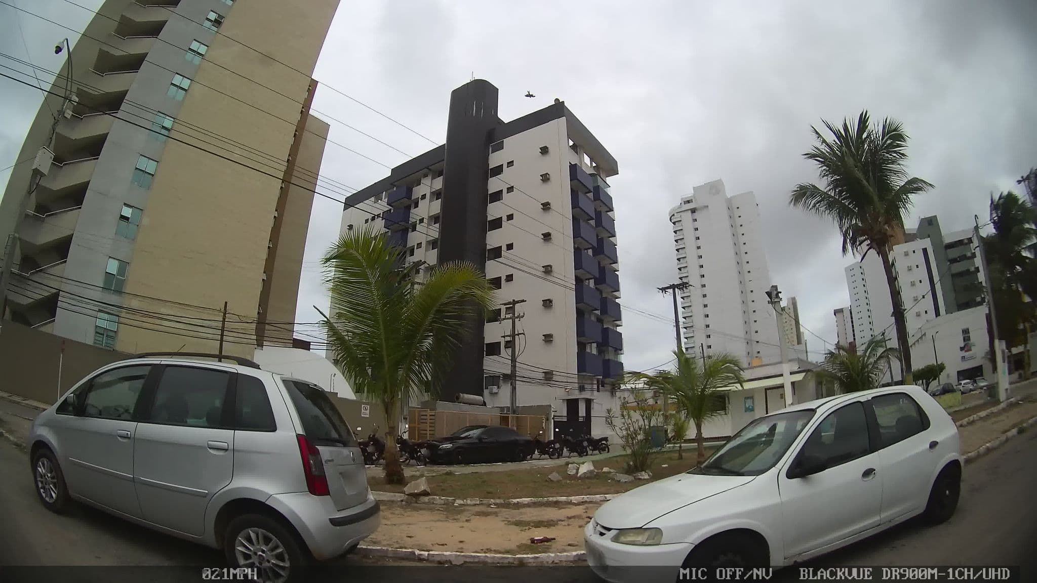 Street view near Condominio Granada Flat, Natal — © kaart_4 (CC BY-SA · Mapillary)