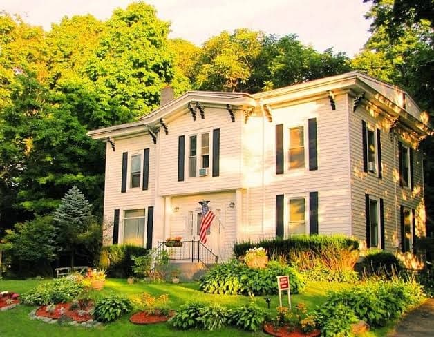 Kountry Living Bed And Breakfast, Hotel in Oneonta