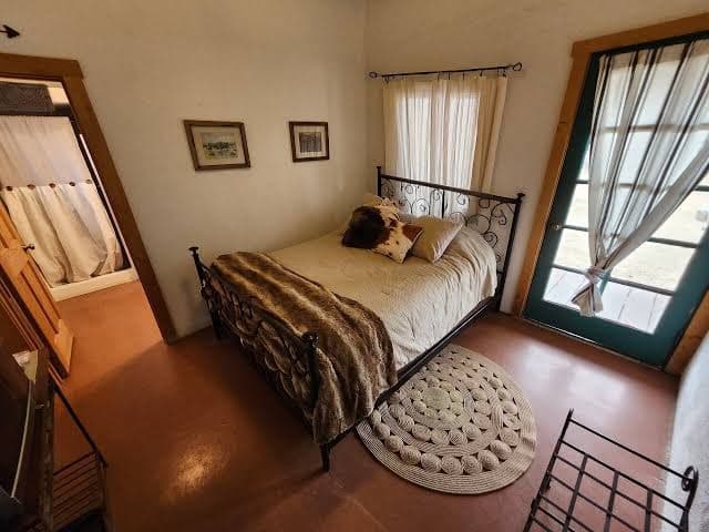 Boutique Hillside Hotel w/ Views, Dark Skies & Hiking Trail. Romantic Spot for 2, Hotel in Oracle