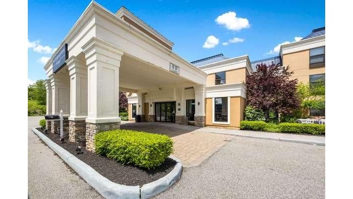 The Crossroads Hotel - Newburgh, Hotel in Orange Lake