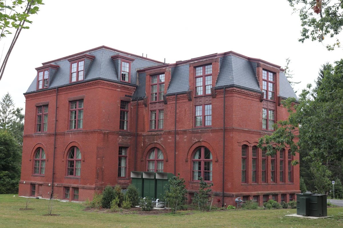 Coburn Hall, Hotel in Orono