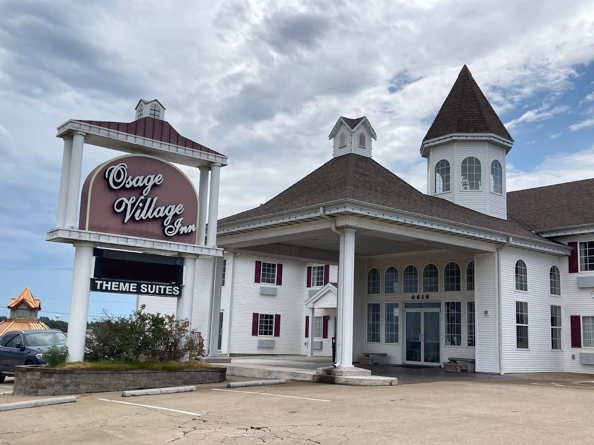 Osage Village Inn Near Lake Ozarks US 54, Hotel in Osage Beach