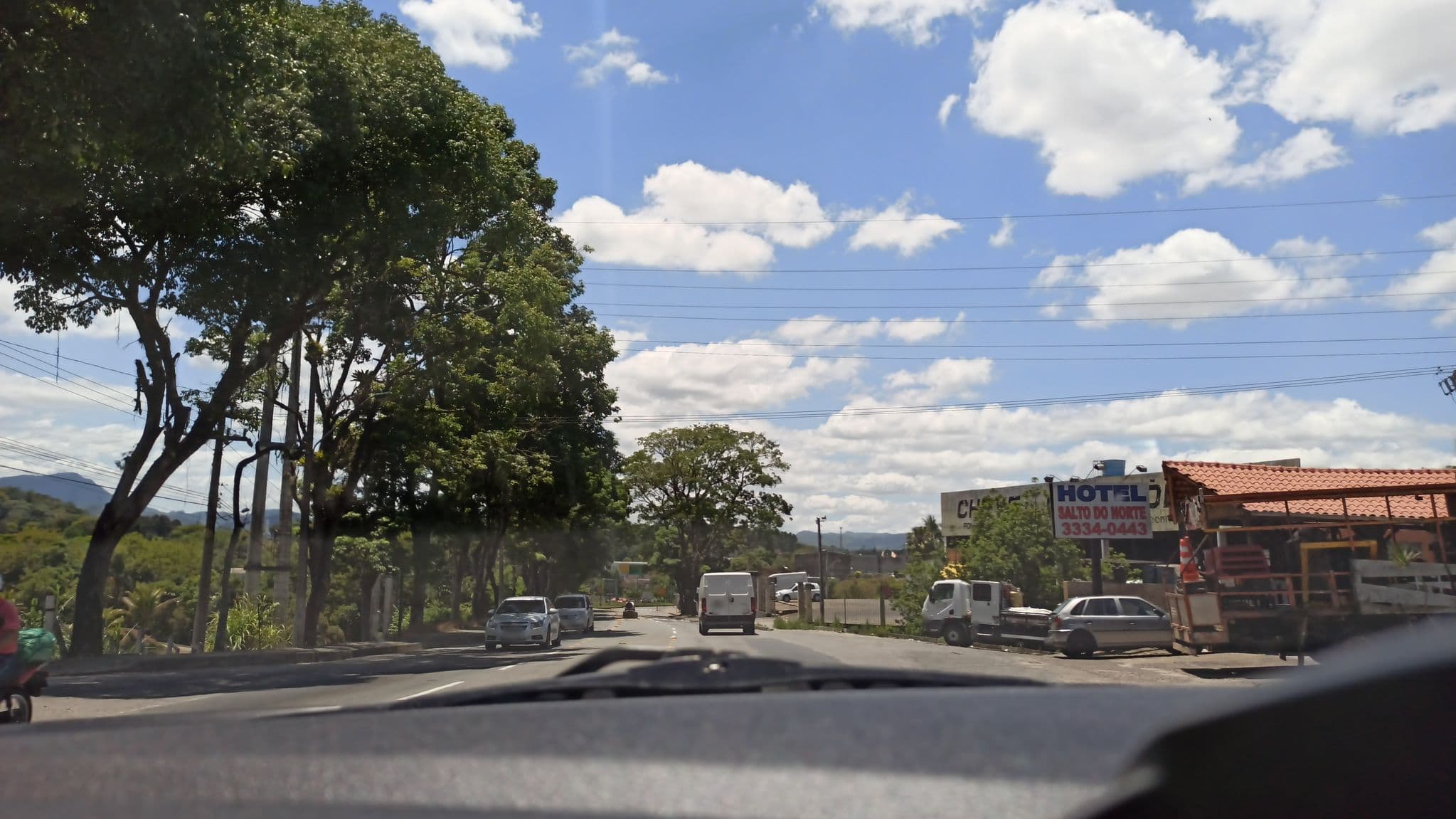 Street view near Hotel Salto do Norte, Blumenau — © mlittig (CC BY-SA · Mapillary)