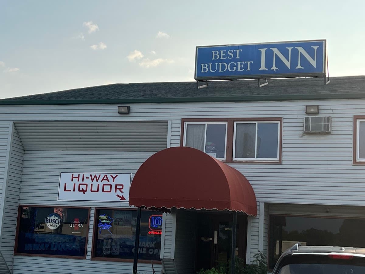Best Budget Inn / Hi-Way Liquor, Motel in Owatonna