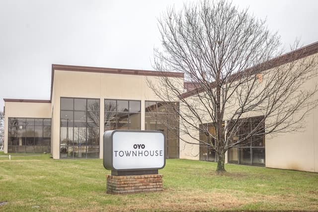 OYO Townhouse Owensboro West, Hotel in Owensboro
