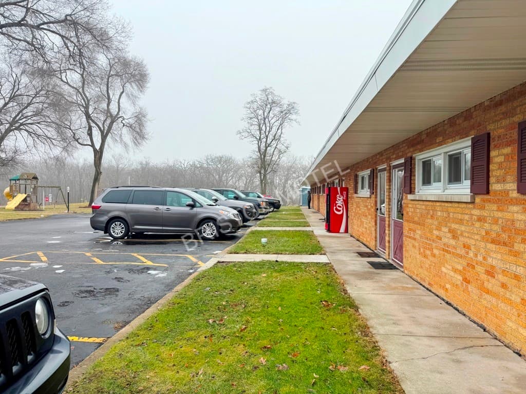 Bristol Motel, Motel in Paddock Lake