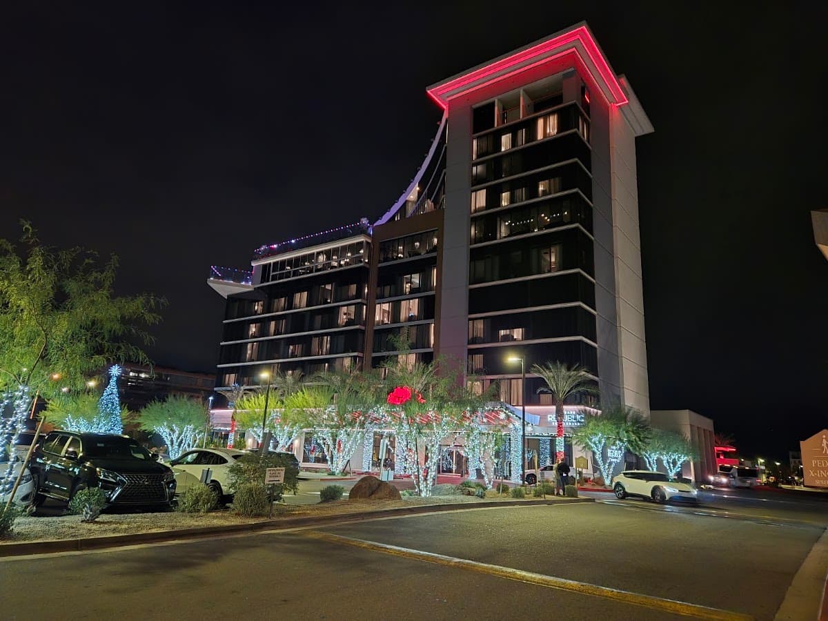Scottsdale Republic, a Hilton Hotel, Hotel in Scottsdale