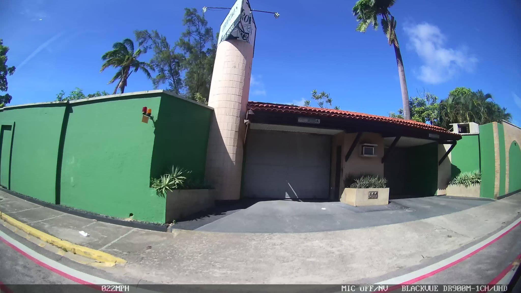 Street view near Tropikus Motel, Fortaleza — © kaart_1 (CC BY-SA · Mapillary)
