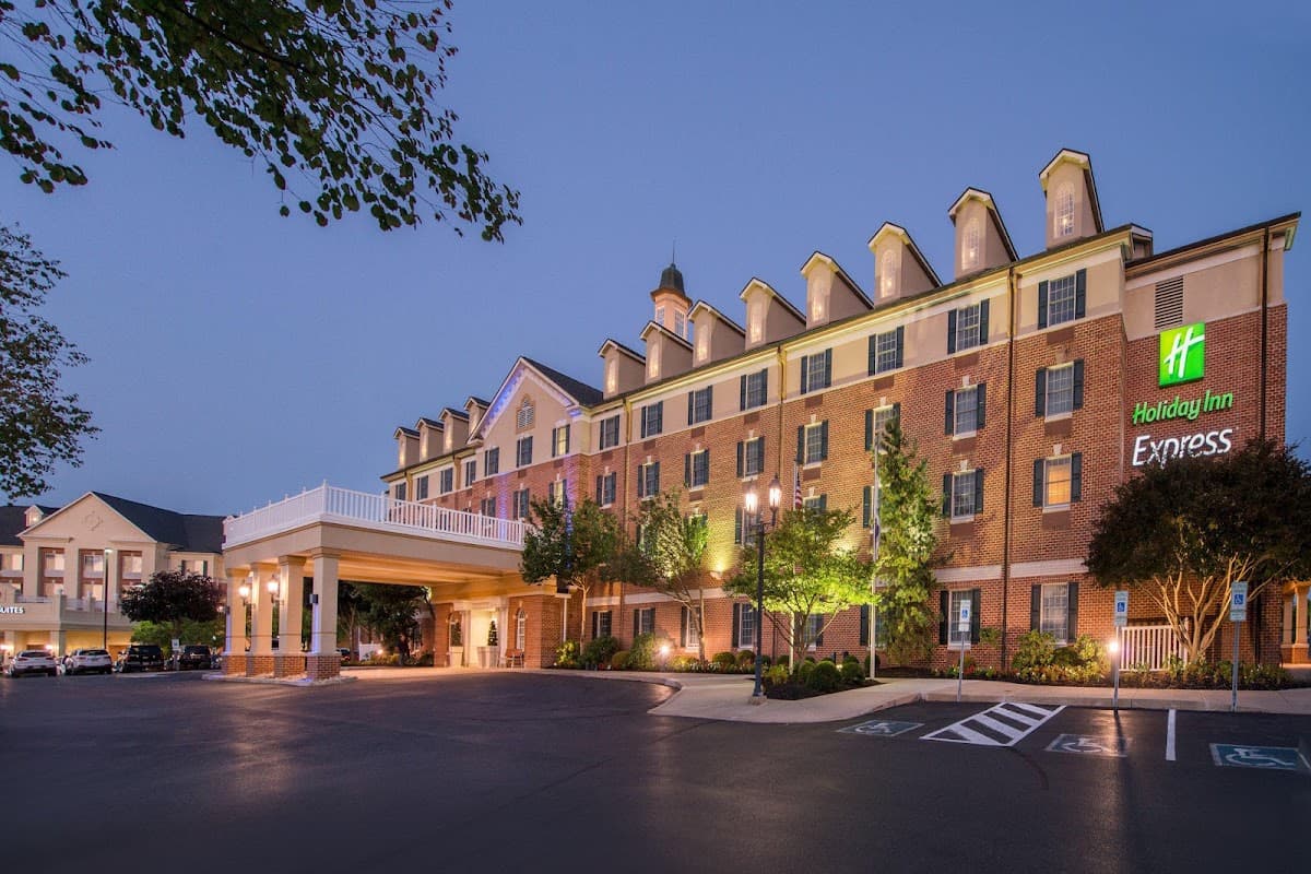 Holiday Inn Express State College @Williamsburg Square by IHG, Hotel in Toftrees
