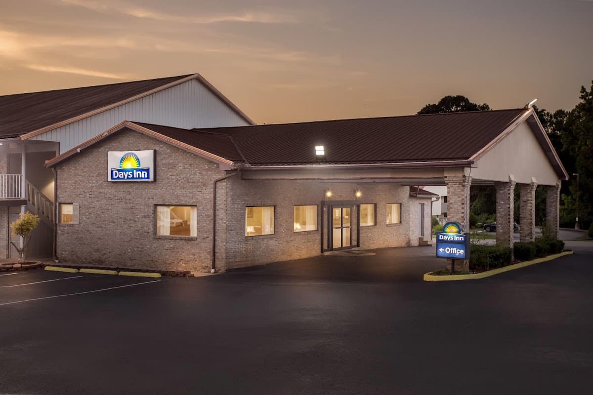Days Inn by Wyndham Huntington, Hotel in Pea Ridge