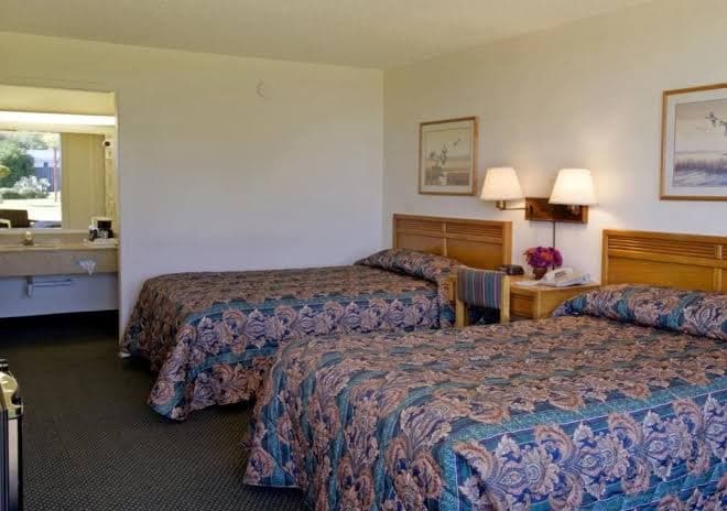 Americas Best Value Inn Pell City Riverside, Hotel in Pell City