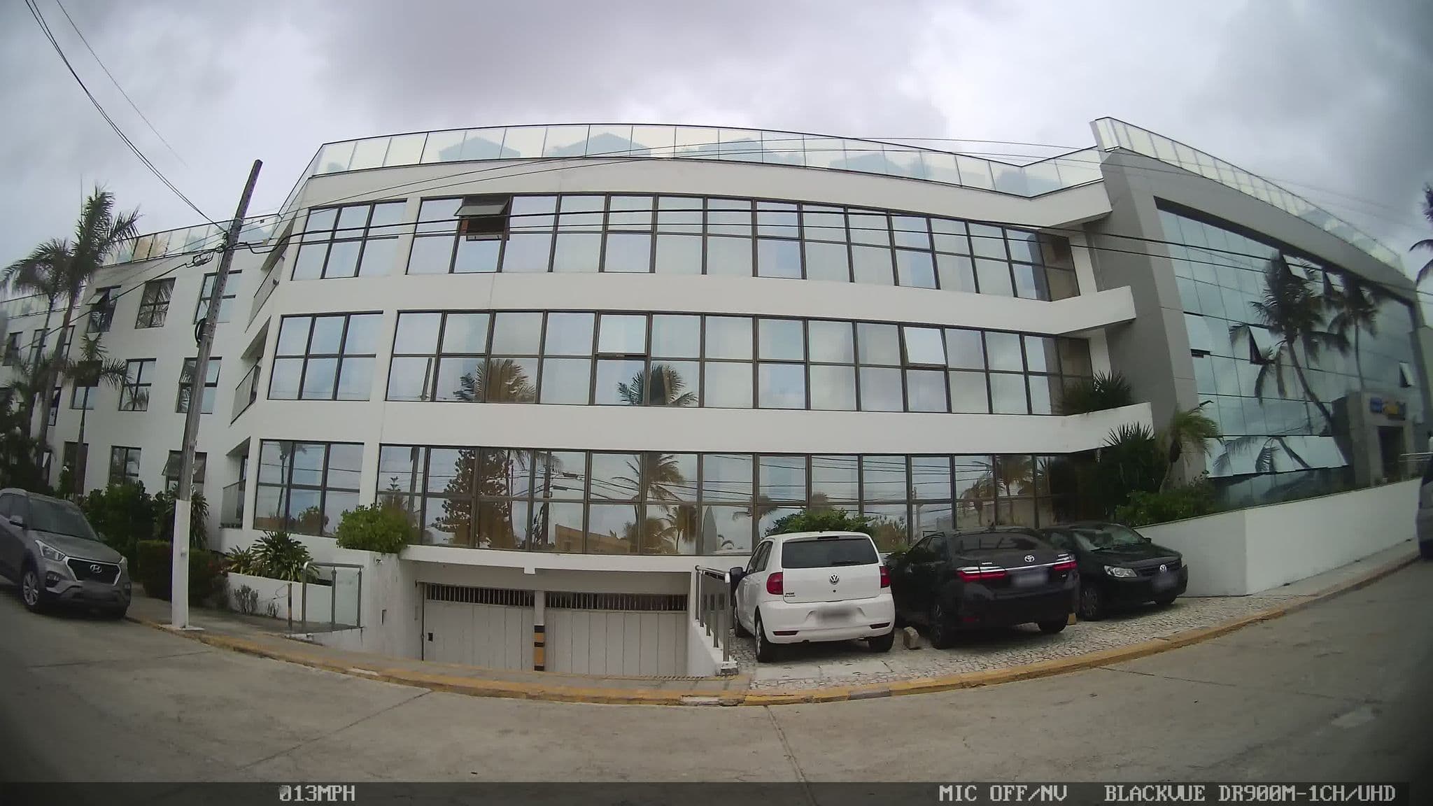 Street view near Praiamar Natal Hotel & Convention, Natal — © kaart_4 (CC BY-SA · Mapillary)