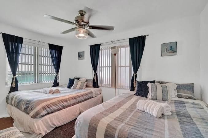 White House Hotel Hollywood - Queen Room with Two Queen Beds, Hotel in West Hollywood