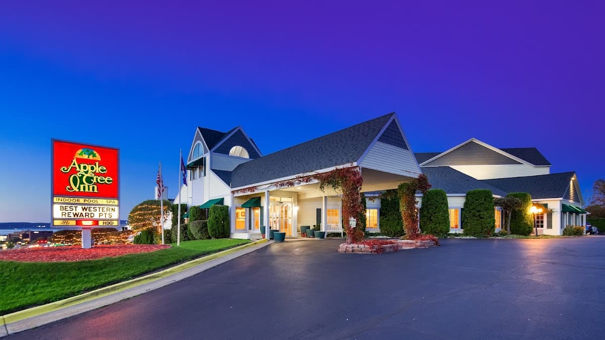 Apple Tree Inn, SureStay Collection by Best Western, Hotel in Petoskey