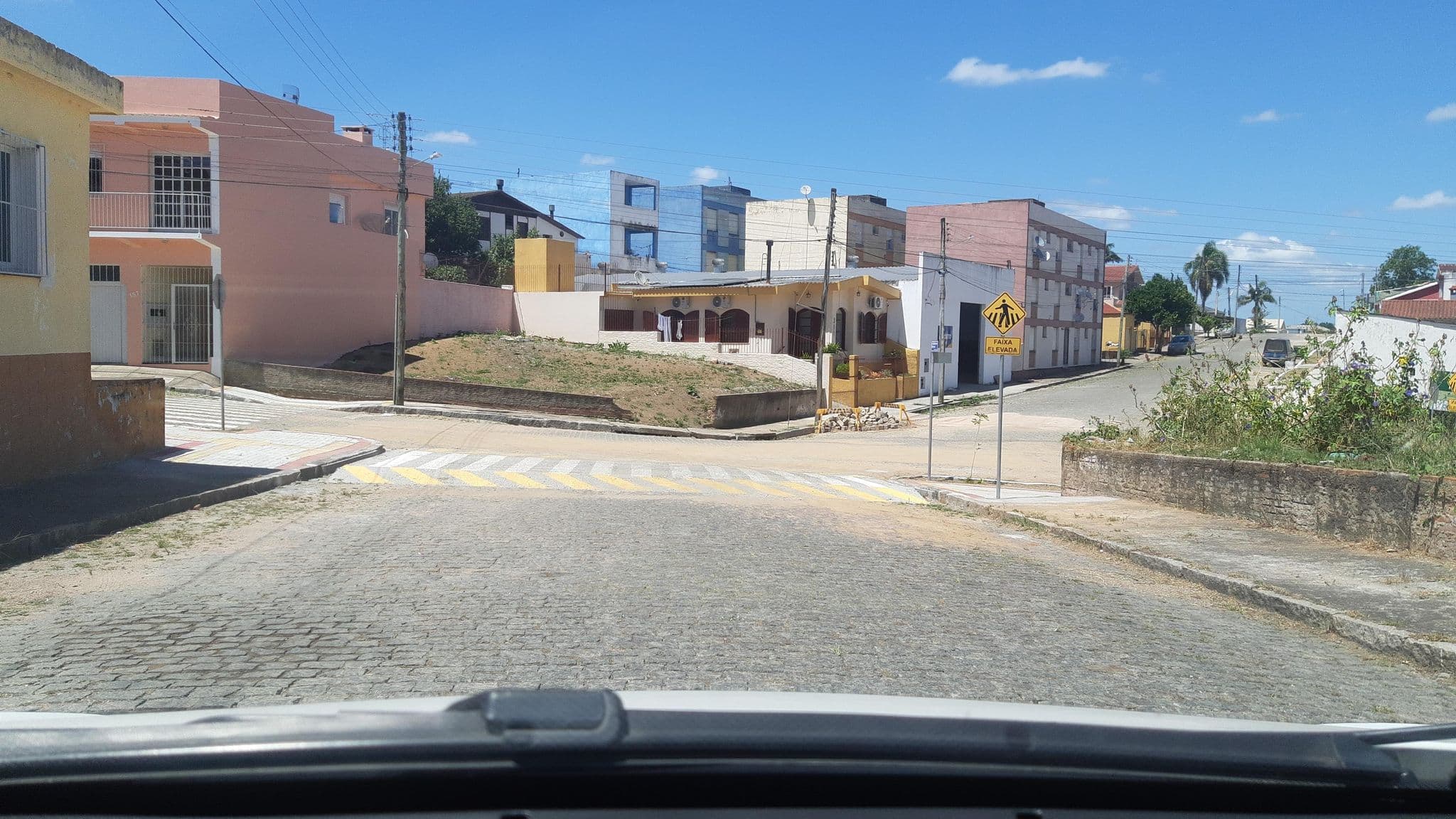 Street view near Hotel Tiaraju, Canguçu — © Kaart_Local (CC BY-SA · Mapillary)