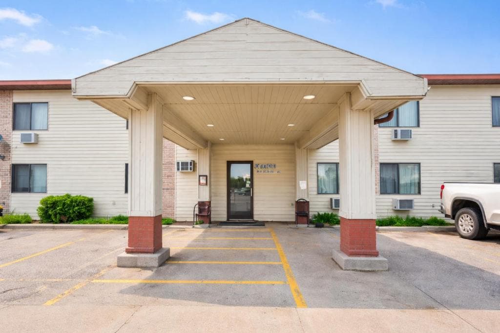 OYO Hotel Pipestone MN, Canterbury Park, Hotel in Pipestone