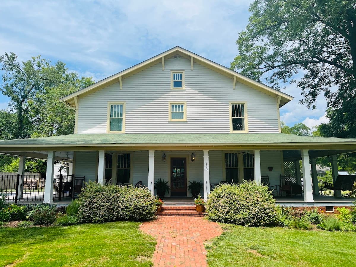 458 West Bed and Breakfast, Hotel in Pittsboro