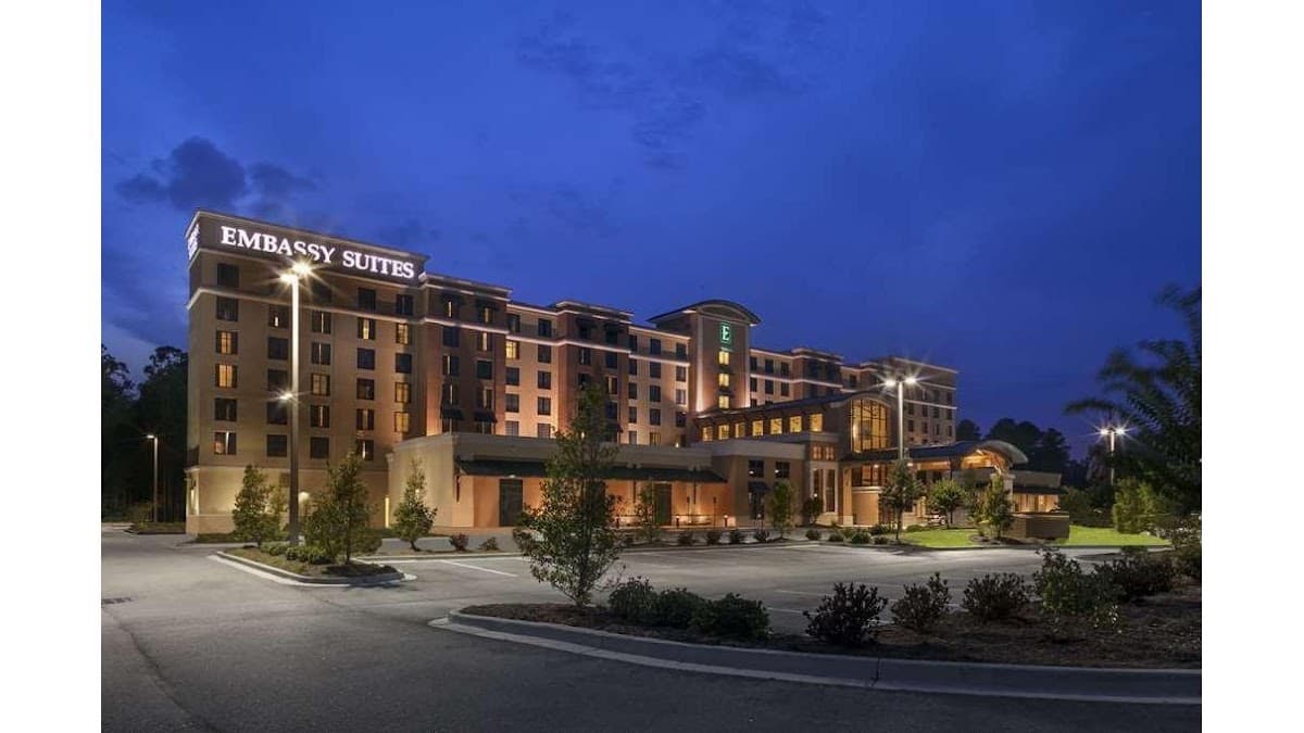 Embassy Suites by Hilton Savannah Airport, Hotel in Pooler