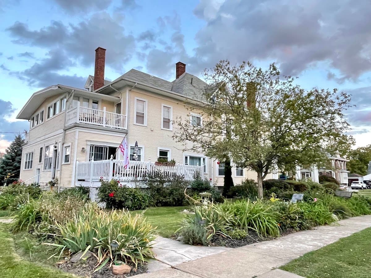 The Bashful Mermaid, Hotel in Port Clinton
