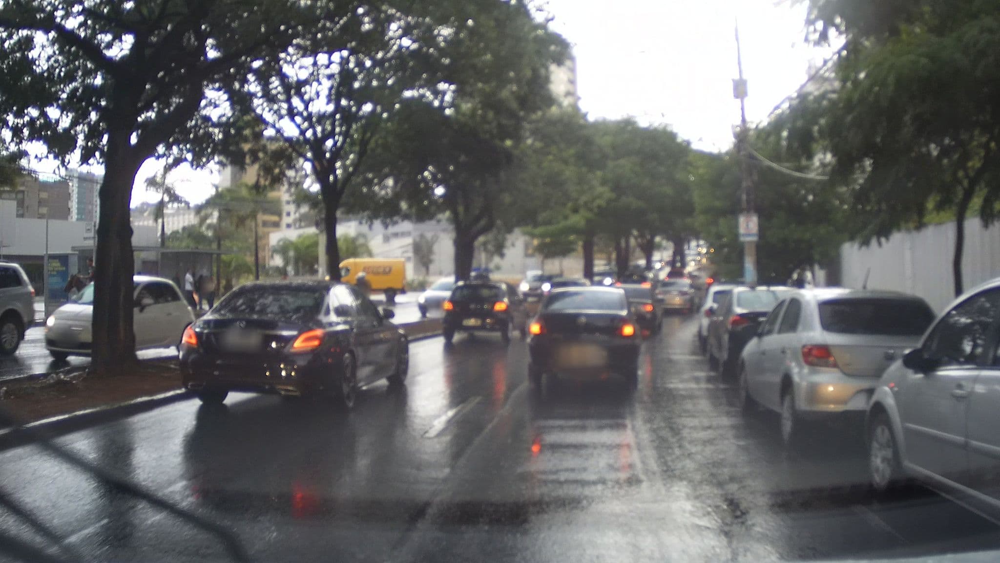 Street view near Hotel Intercity, Belo Horizonte — © marciosampaio (CC BY-SA · Mapillary)