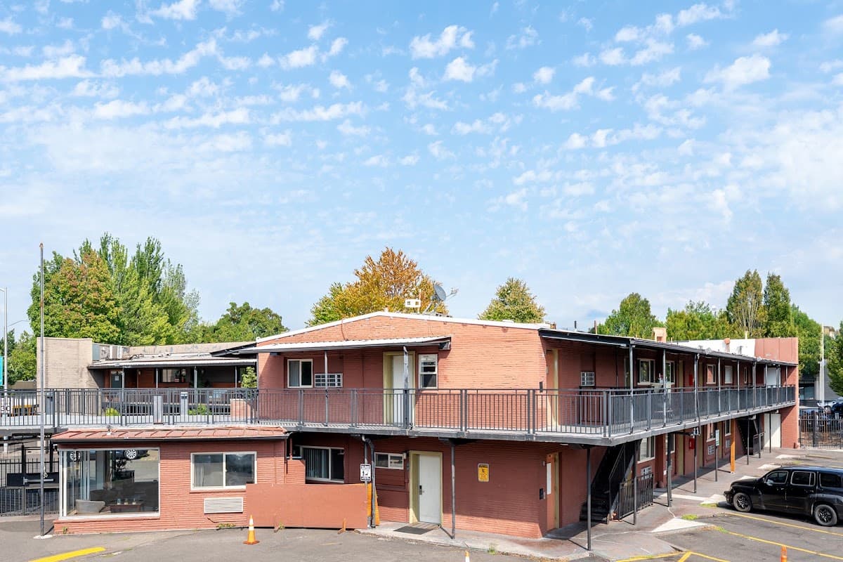 Banfield Studios By OYO Portland OR, Hotel in Portland