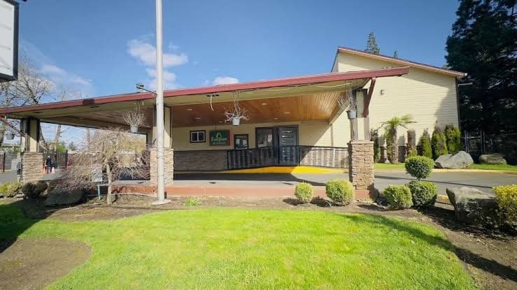 Evergreen Inn & Suites Portland Airport, Motel in Lents