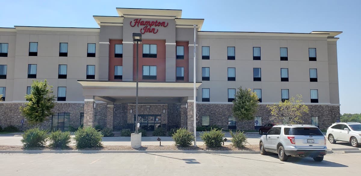 Flag Point Inn & Suites Pratt by FairBridge, Hotel in Pratt