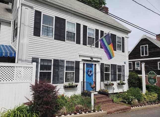 Howards End Guest House, Bed & Breakfast in Provincetown