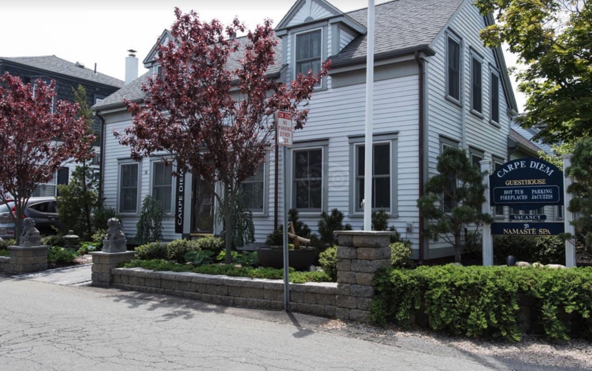 Carpe Diem Guesthouse & Spa, Bed & Breakfast in Provincetown