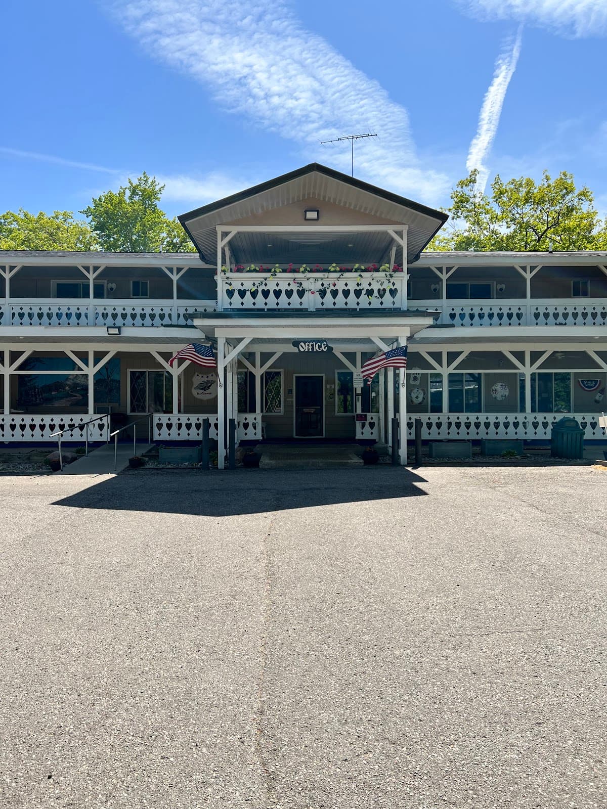 Cedar Oaks Lakeside Resort, Resort in Prudenville