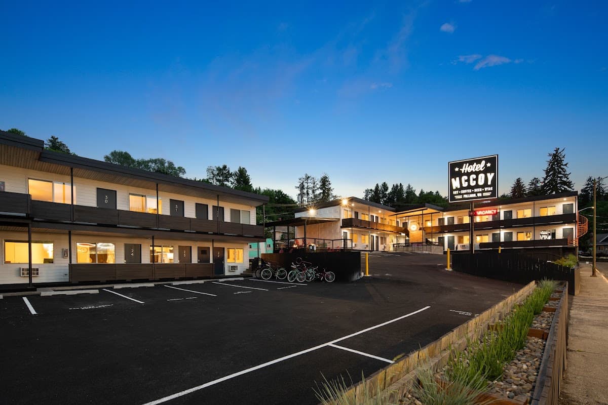 Hotel McCoy Pullman - Art, Coffee, Beer, Wine, Hotel in Pullman