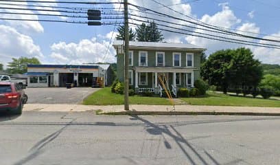 Destination Green House, Hotel in Punxsutawney
