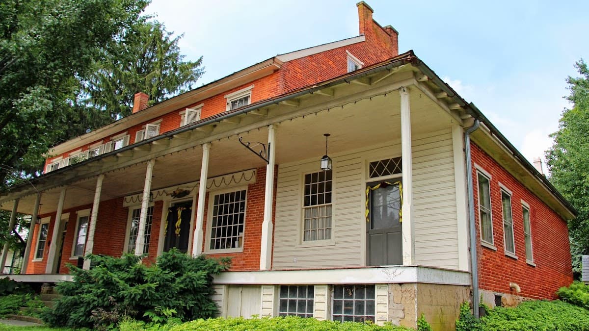 Mussers' Historic Country Suites, Guesthouse in Quarryville