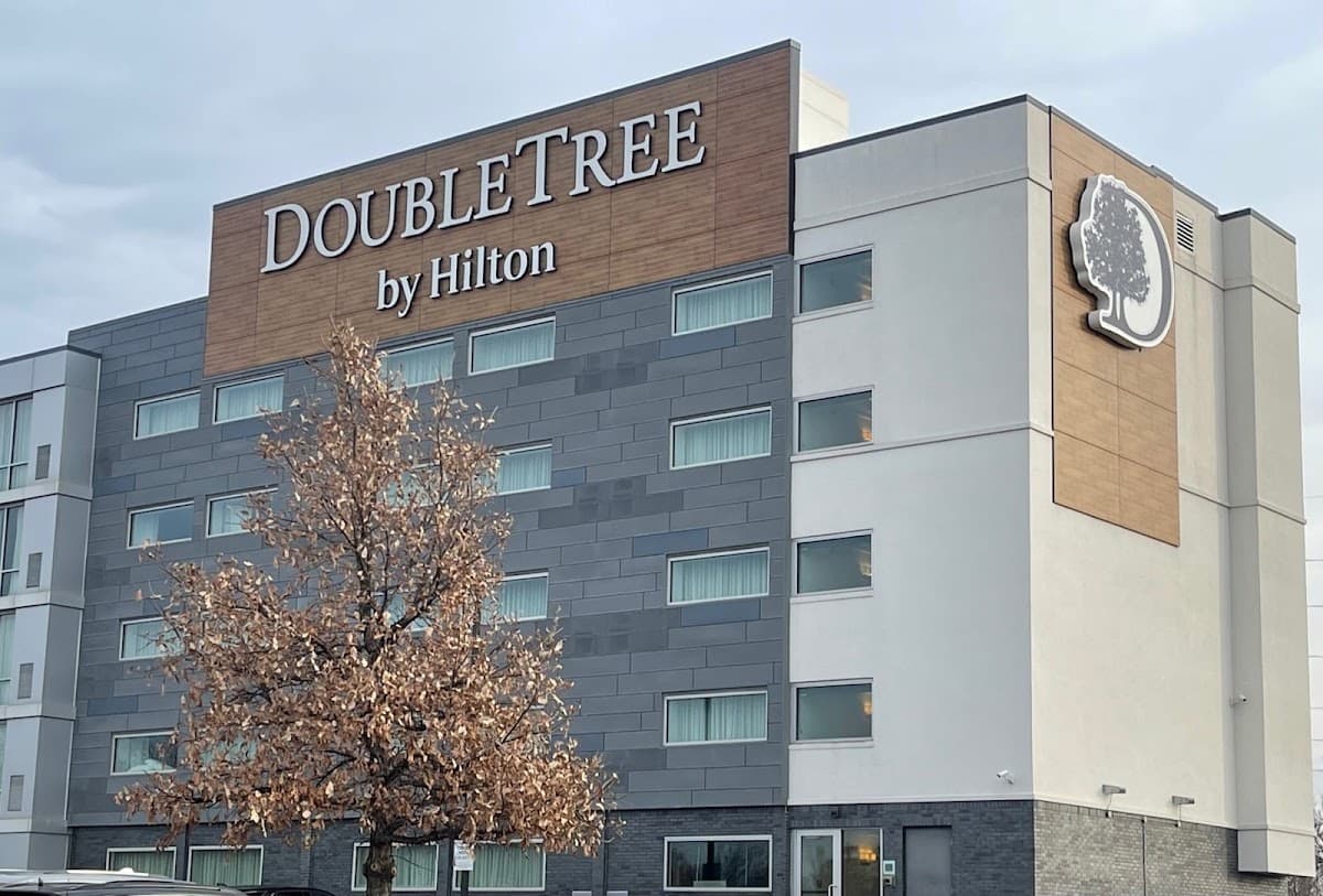 DoubleTree by Hilton Omaha Southwest, Hotel in Ralston