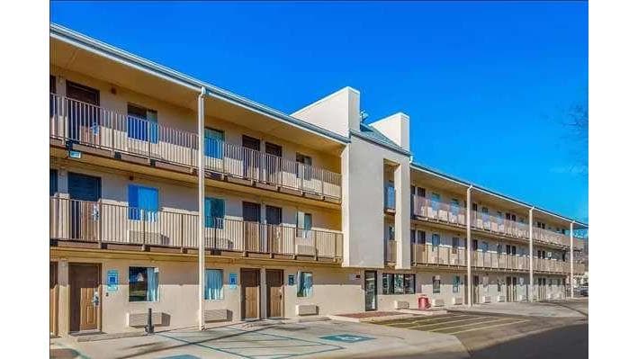 Days Inn by Wyndham Charleston WV, Hotel in Rand