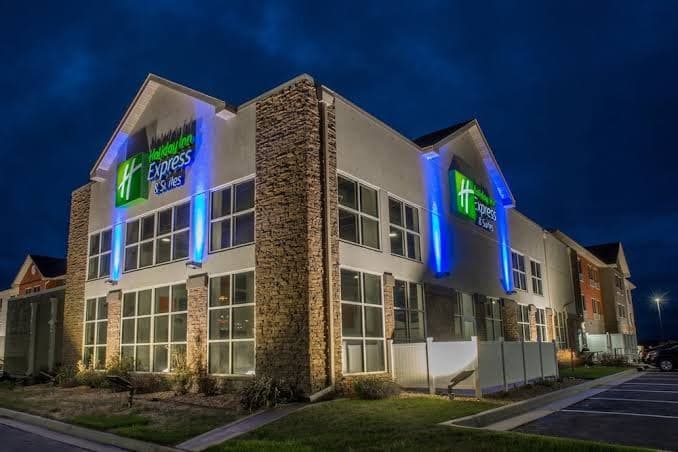 Rapid City, SD…Holiday Inn Express & Suites Rapid City North, an IHG Hotel, Hotel in Rapid City