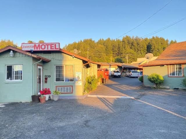 Johnston's Motel, Motel in Redway