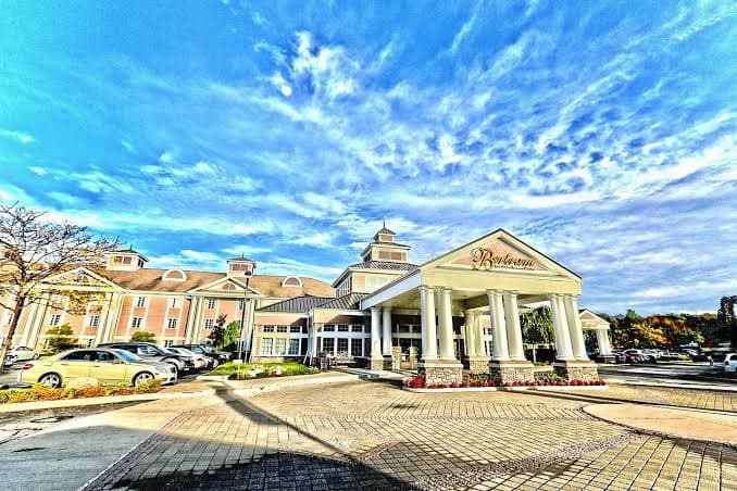 The Bertram Inn Hotel & Conference Center, Hotel in Reminderville