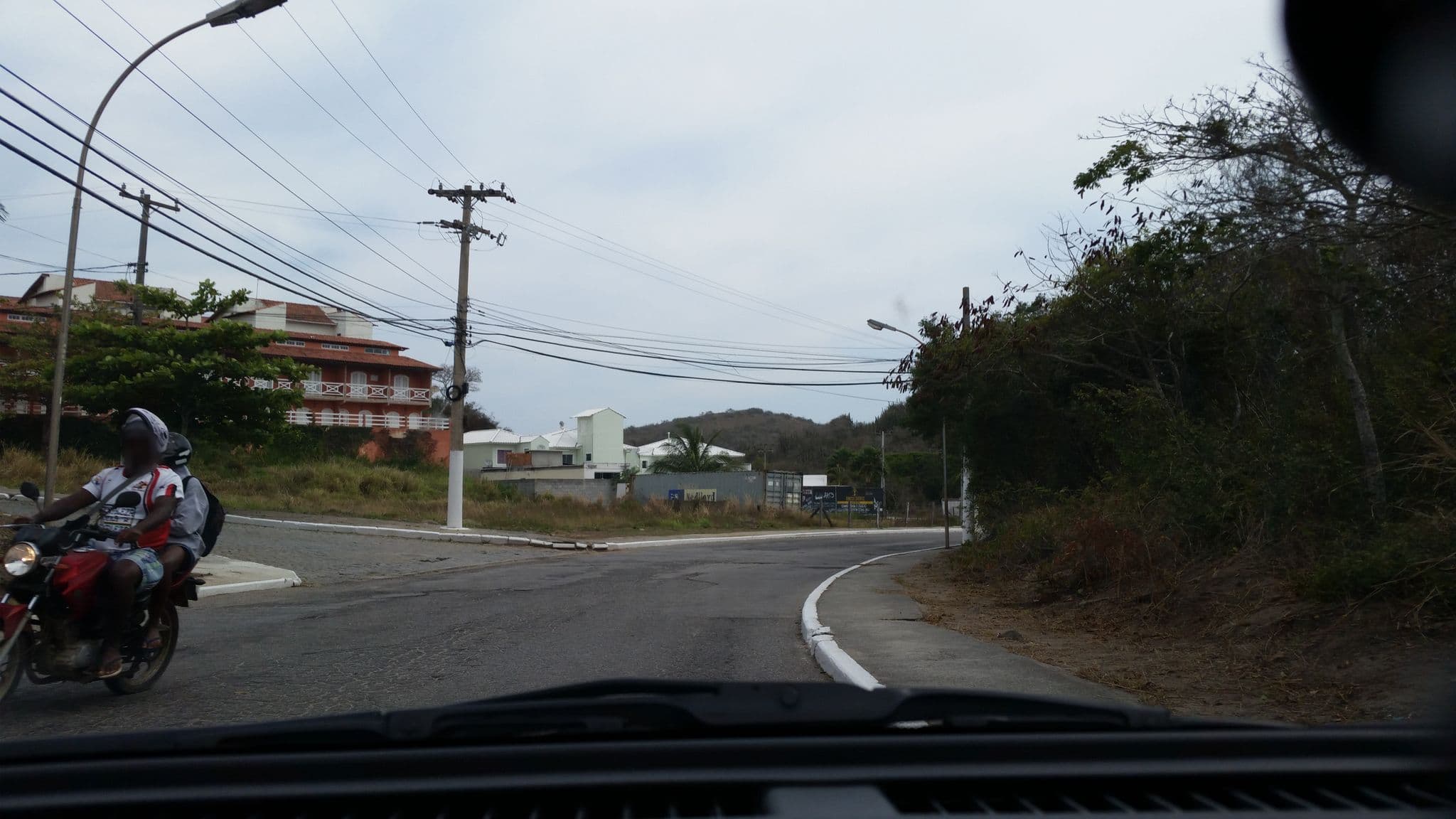 Street view near Passagem dos Papagaios, Cabo Frio — © pablo (CC BY-SA · Mapillary)
