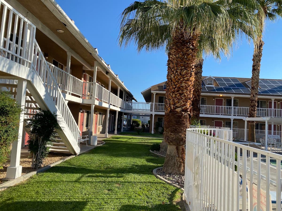 Clarion Inn Near China Lake Naval Station ·, Hotel in Ridgecrest