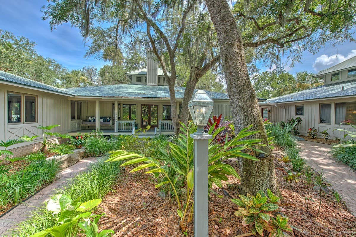 Riverbend Retreat Fla., Bed & Breakfast in Riverview