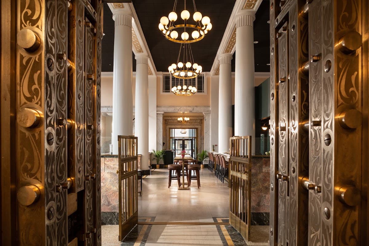 The Liberty Trust, Hotel in Roanoke