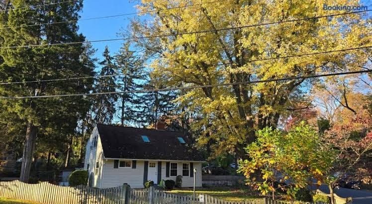 Park House Mada - Entire Place, Holiday Home in Rockville