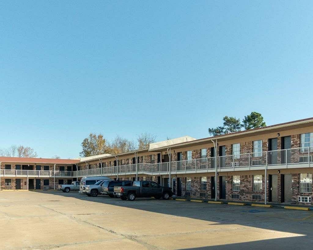 HomeStay Inn & Suites, Hotel in Russellville