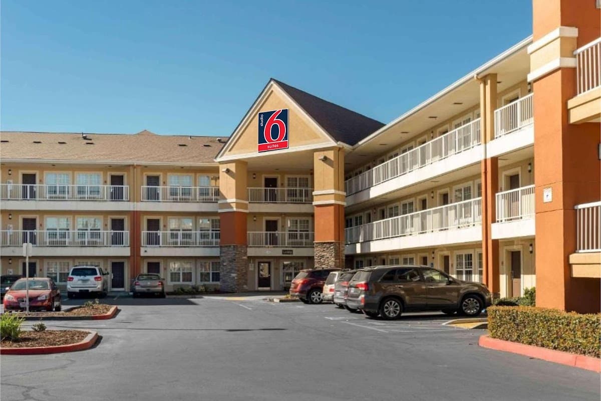 Studio 6 Extended Stay Sacramento Arden Way CA, Aparthotel in Arden-Arcade