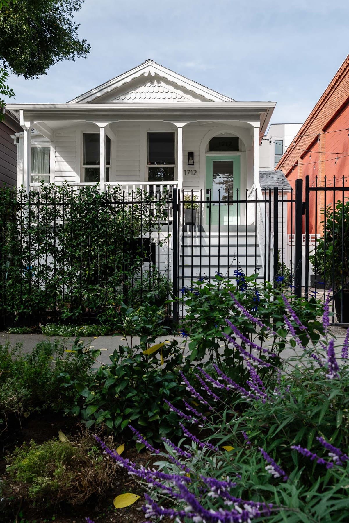 Capitol City Cottage 1885, Bed & Breakfast in Sacramento