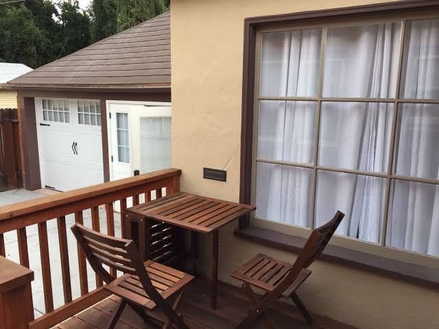 2 BR / 1 Bath East Sac Guest House Near Downtown & Midtown, Guesthouse in Sacramento