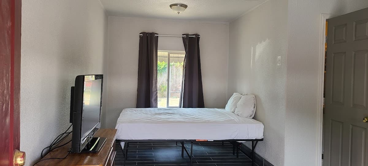 Dude Motel, Motel in West Sacramento