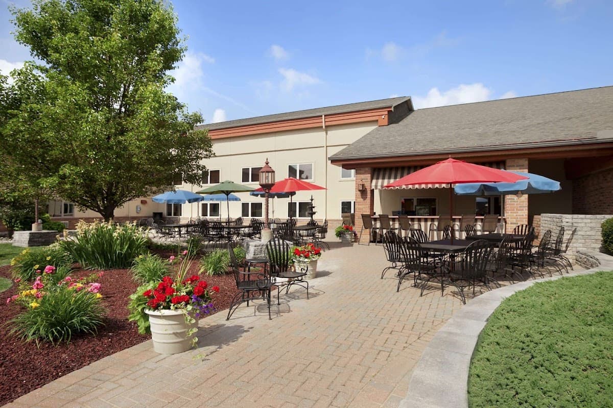 Ramada by Wyndham Saginaw Hotel & Suites, Hotel in Saginaw Township North